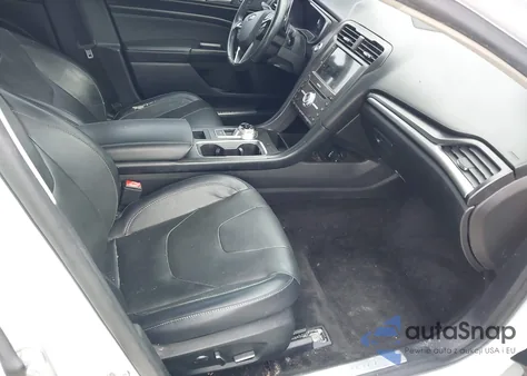 2018 Ford Fusion Titanium z USA, uszkodzony, nr VIN 3FA6P0D95JR219705